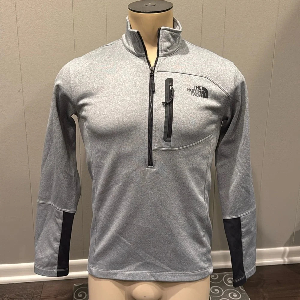 The North Face Men’s Small Gray Half Zip Pocket Pullover Light Jacket